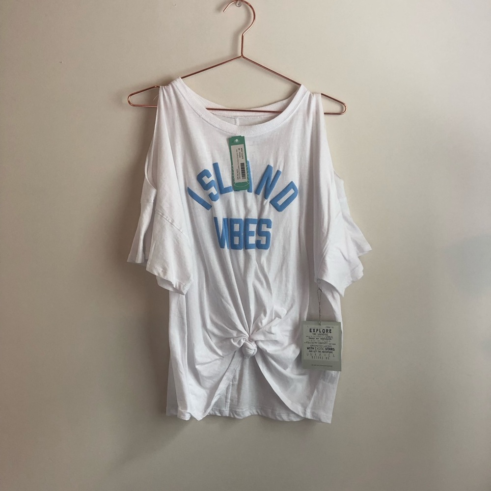 💝IOC by Icons cold shoulder cotton graphic tee